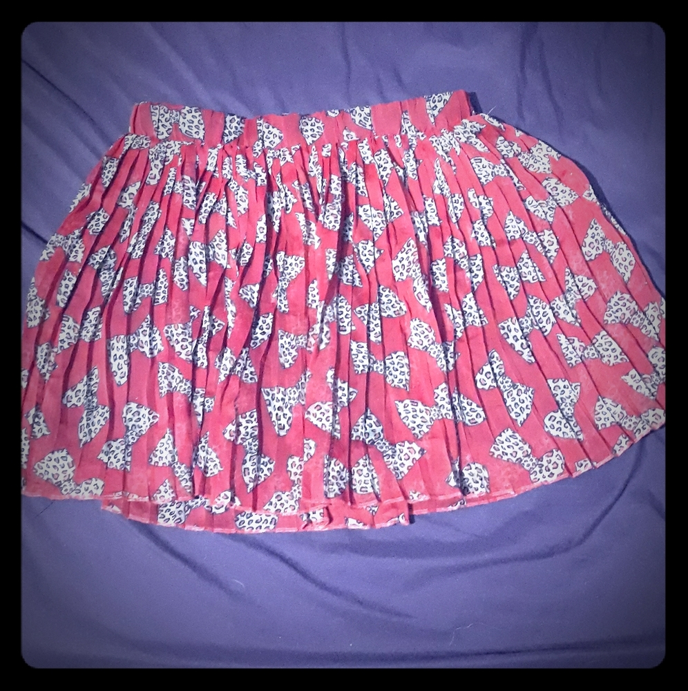 FOREVER 21 PLEATED MINI SKIRT
